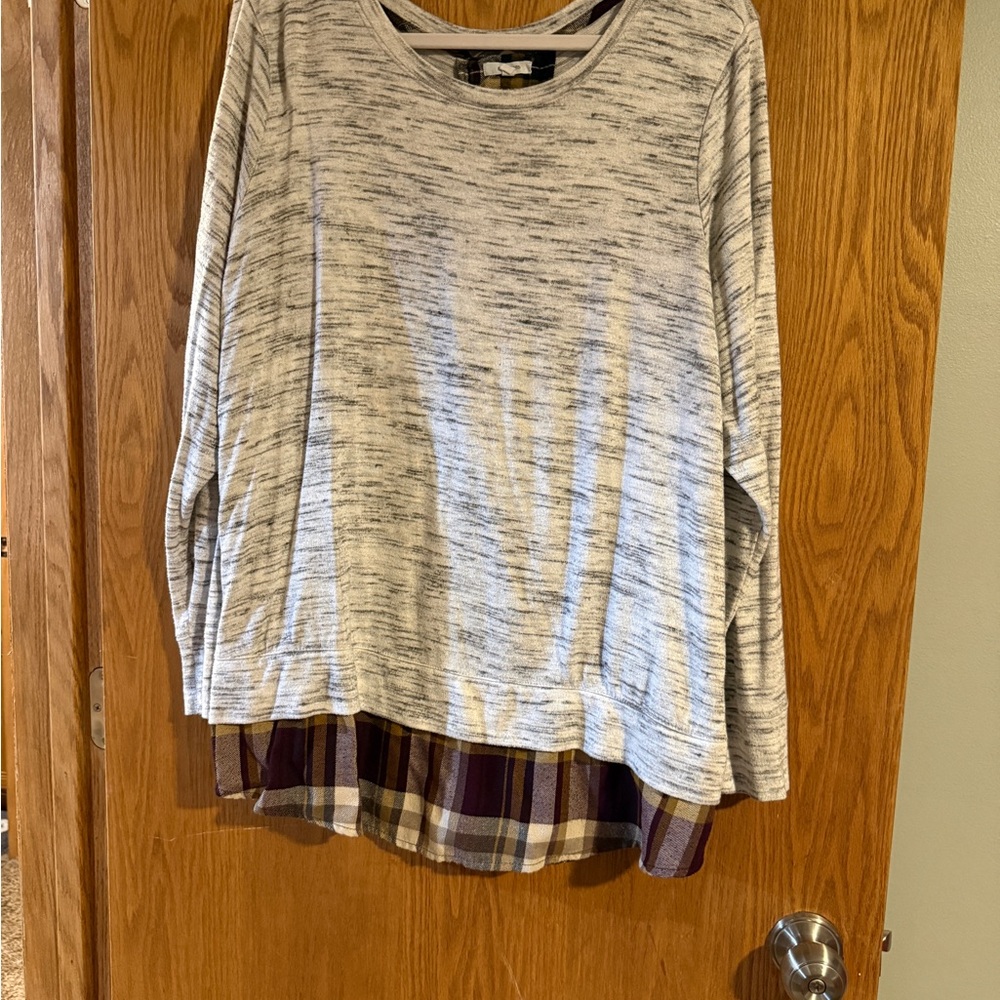Maurices Heathered Gray Top with Plaid Layer